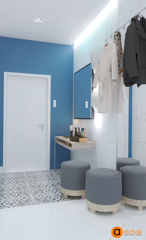 На фото: маленький коридор в стиле неоклассика (современная классика) с синими стенами, полом из керамической плитки и белым полом для на участке и в саду с