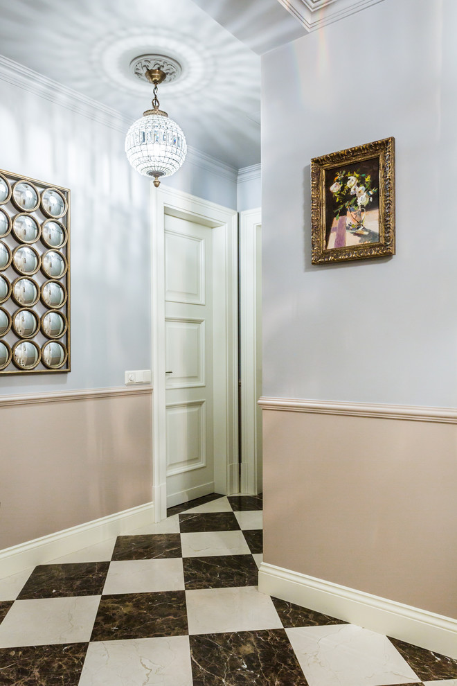 Hallway - transitional hallway idea in Moscow