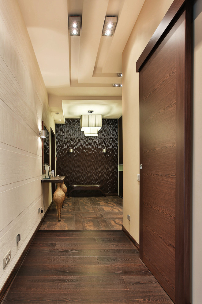 Свежая идея для дизайна: коридор в современном стиле - отличное фото интерьера