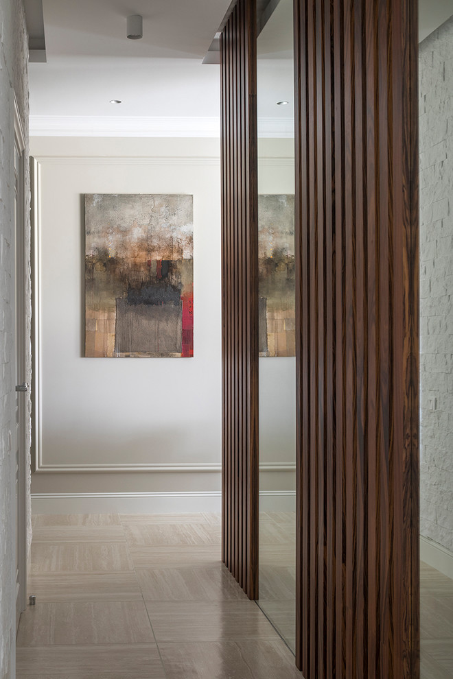 Свежая идея для дизайна: узкий коридор в современном стиле - отличное фото интерьера