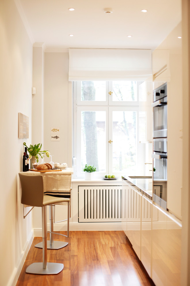 Example of a trendy kitchen design in Berlin