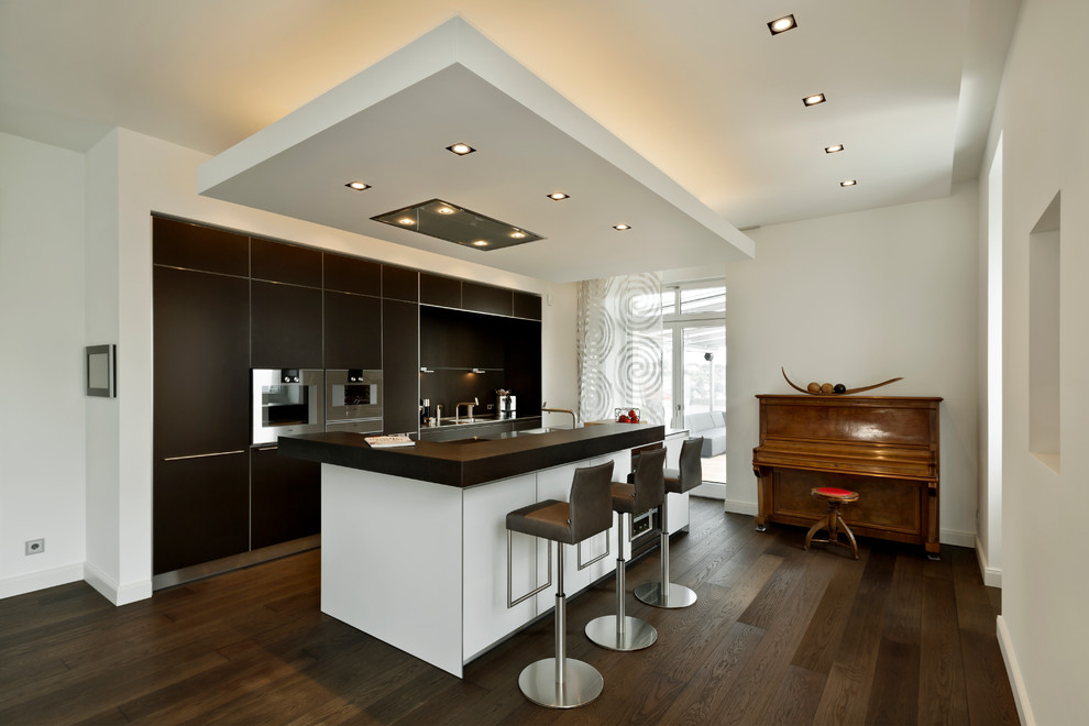 Inspiration for a contemporary kitchen in Stuttgart.