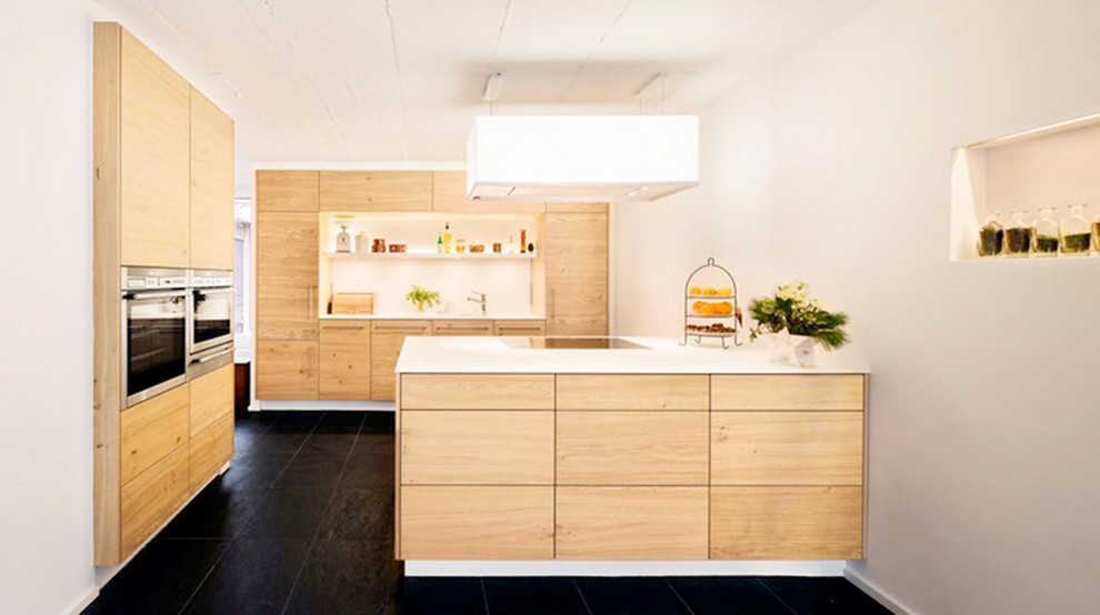 This is an example of a contemporary kitchen in Cologne.