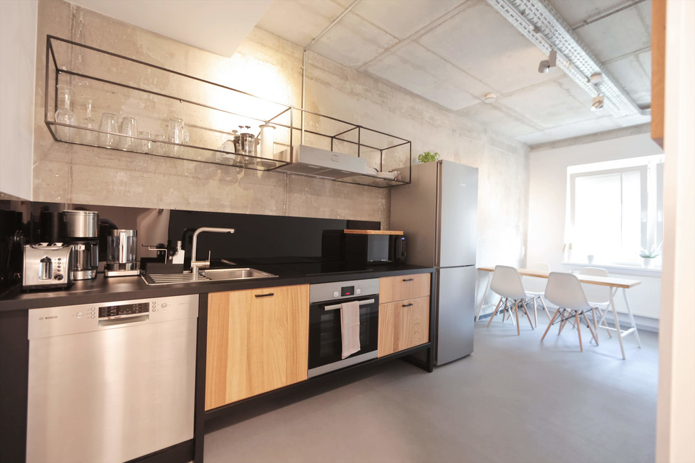 Minimalist kitchen photo in Frankfurt