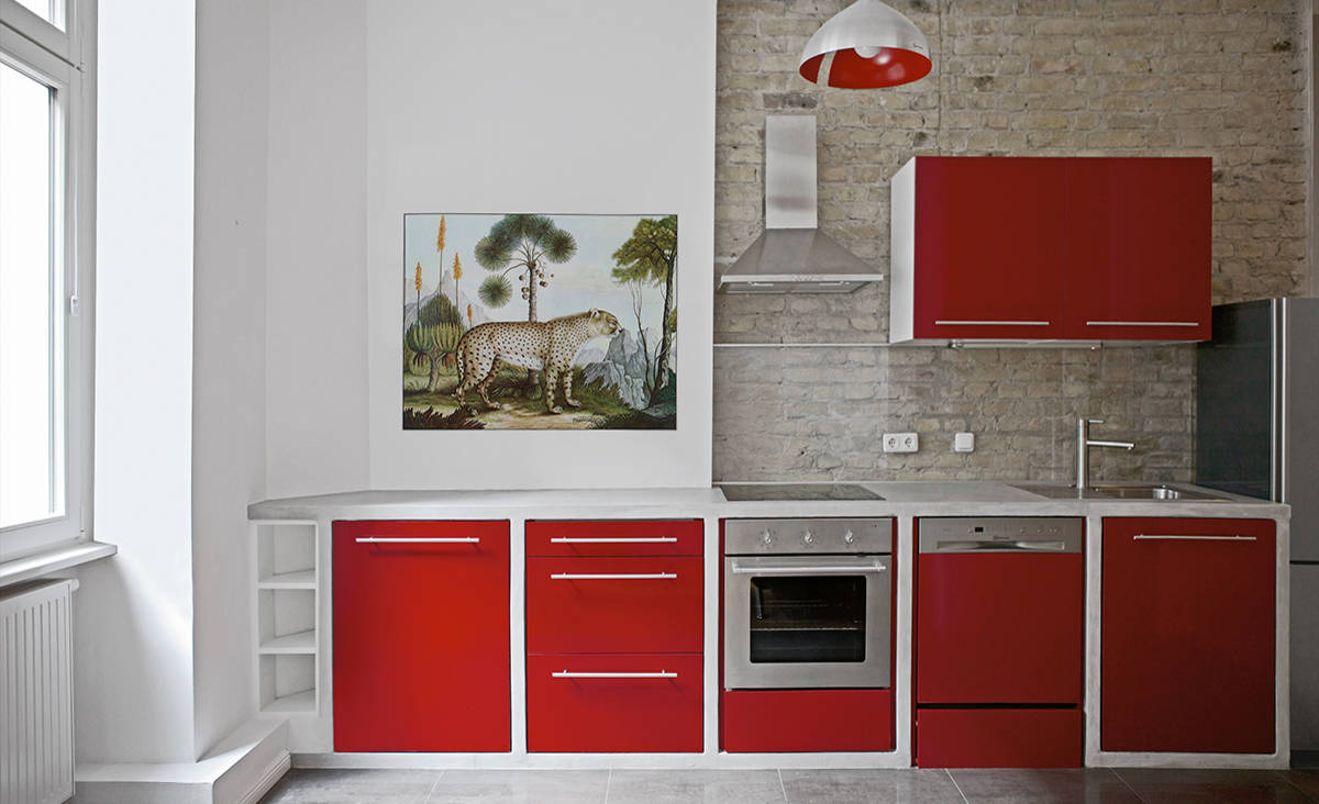 75 Red Kitchen with Brown Backsplash Ideas You'll Love - March, 2024