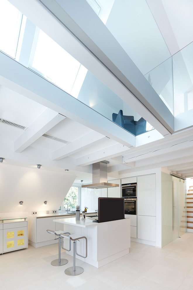 Design ideas for a contemporary kitchen in Dortmund.