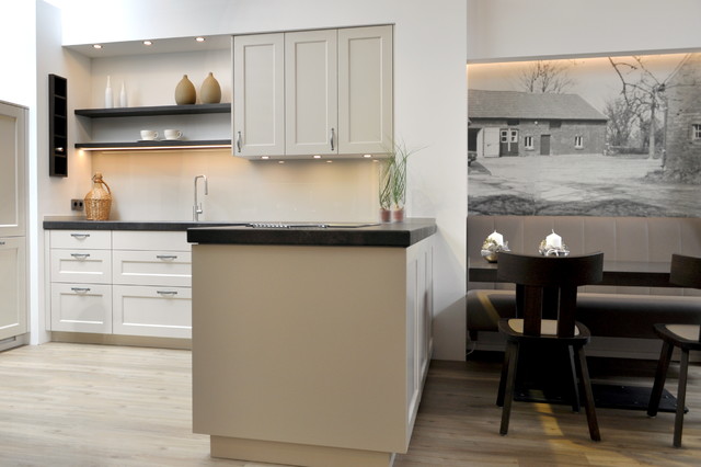 Landhauskueche Nach Mass In Borken Landhausstil Kuche Essen Von Klocke Interieur Mobelwerkstatte Gmbh