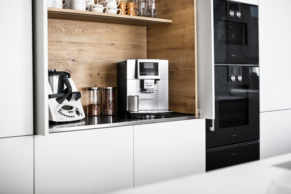 Massivholz Küchenblock mit raffiniertem Stauraum für Küchengeräte