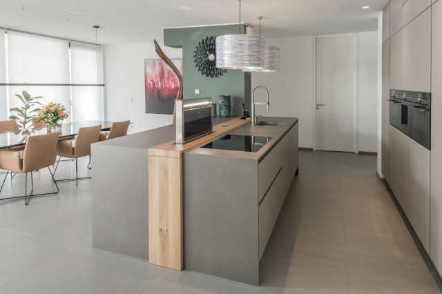 moderne Küche mit griffloser Front - Modern - Küche - Dresden - von