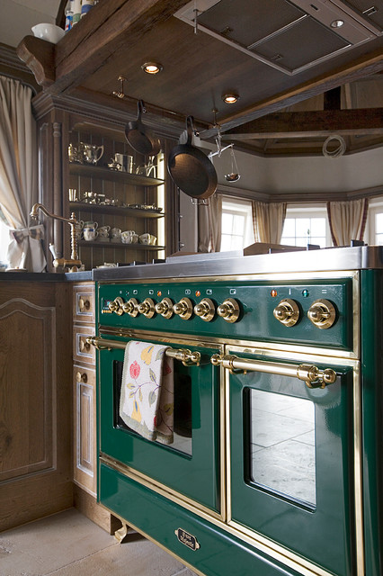 Rustikale Landhauskuche Aus Eichenholz Rustic Kitchen Other By Baur Wohnfaszination Gmbh Houzz