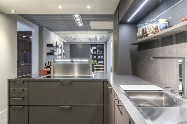 SieMatic 3003 RLM in umbra Küchenausstellung Stilwerk Hamburg