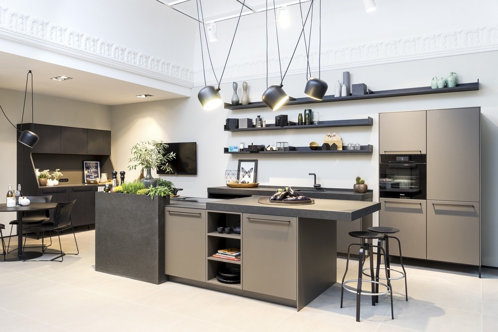 Photo of a contemporary kitchen in Bremen.