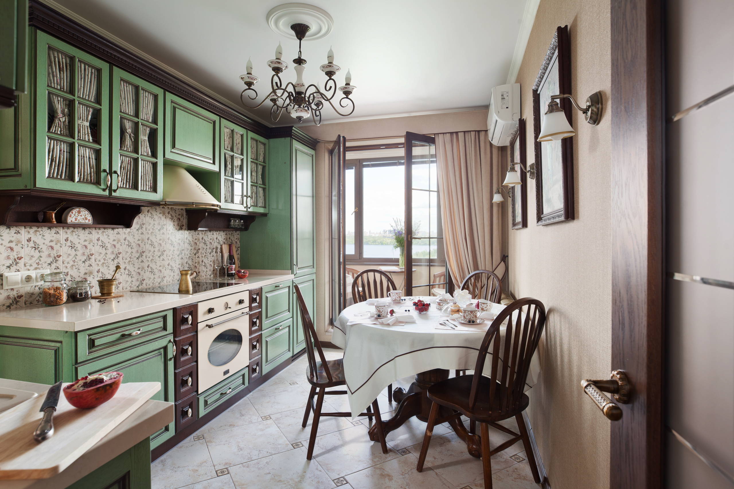 Кухня на балконе или лоджии: 100 практичных и красивых фото-идей