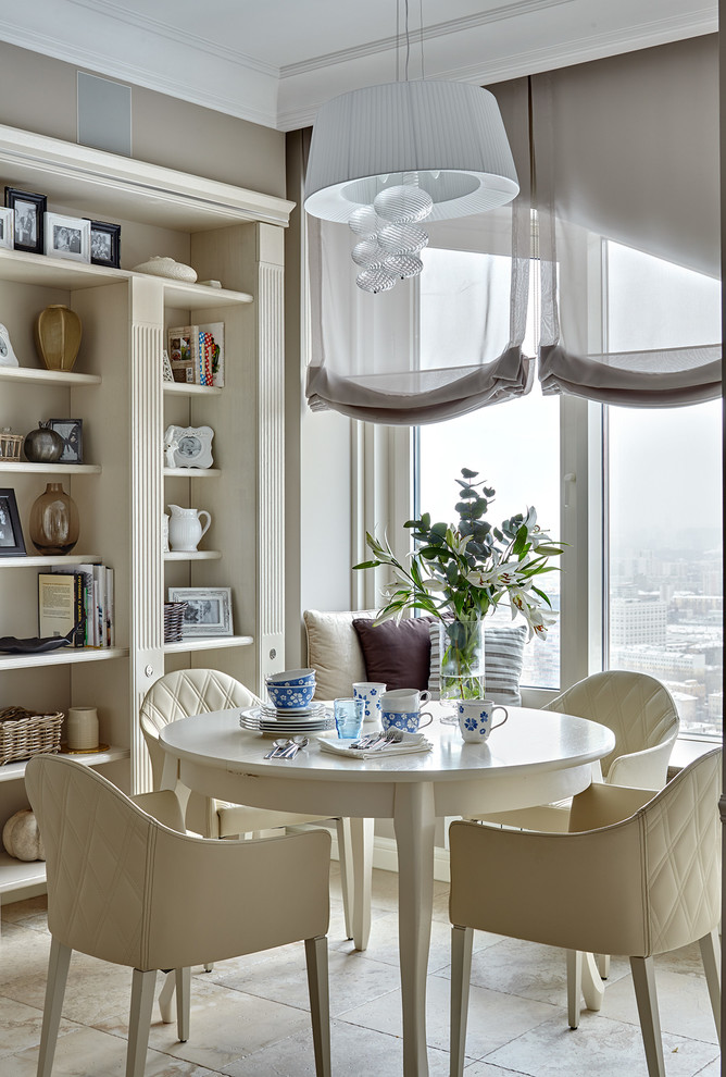 This is an example of a contemporary dining room in Moscow.