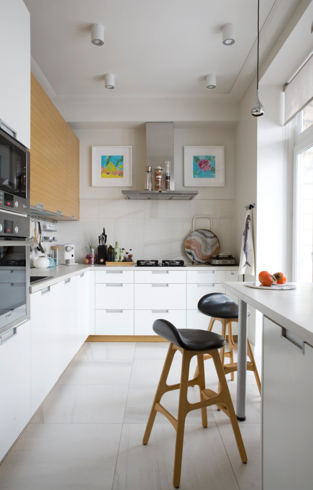 Example of a mid-sized trendy kitchen design in Moscow