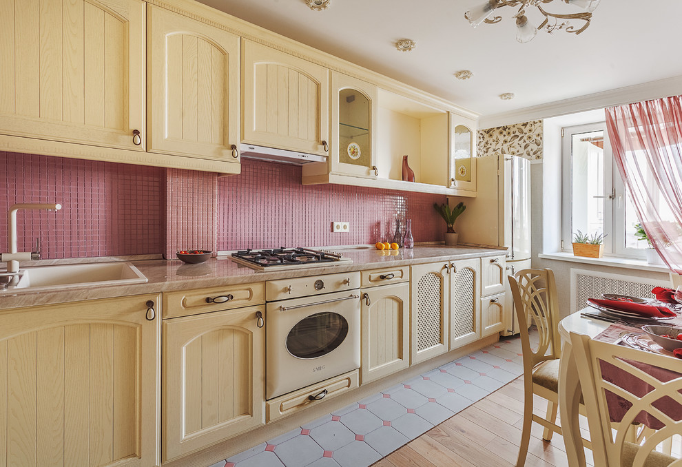 Example of a classic kitchen design in Moscow