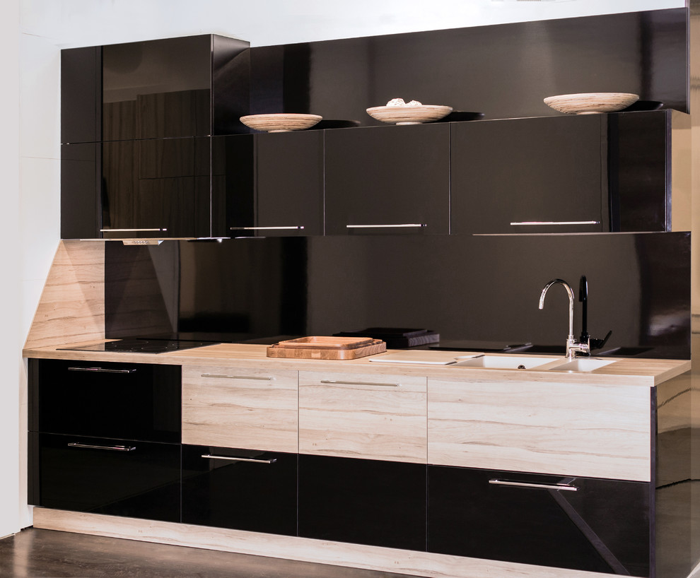Design ideas for a contemporary kitchen in Moscow with laminate countertops.