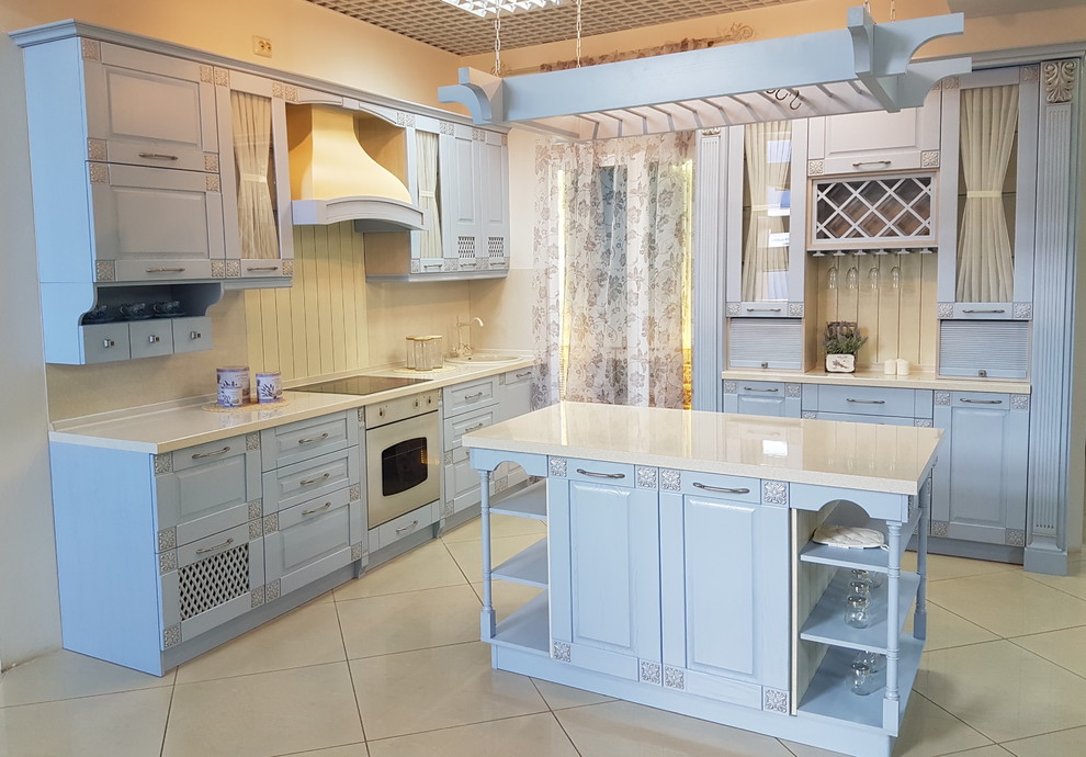 Photo of a farmhouse kitchen in Moscow.