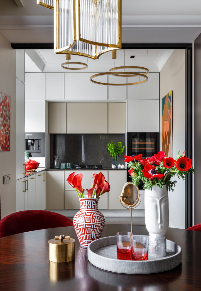 Transitional kitchen photo in Moscow