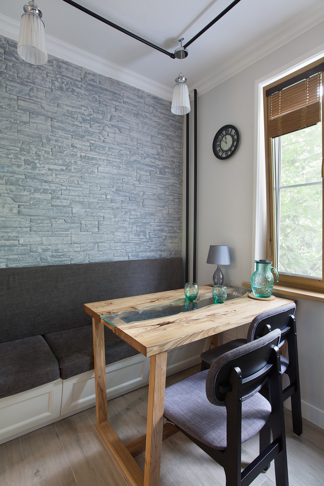 Small trendy single-wall eat-in kitchen photo in Moscow