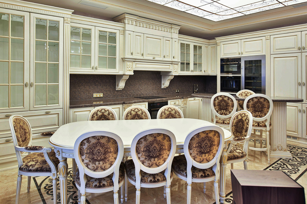 This is an example of a classic kitchen in Moscow.