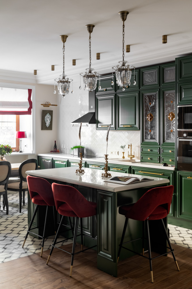 Inspiration for a timeless kitchen remodel in Saint Petersburg