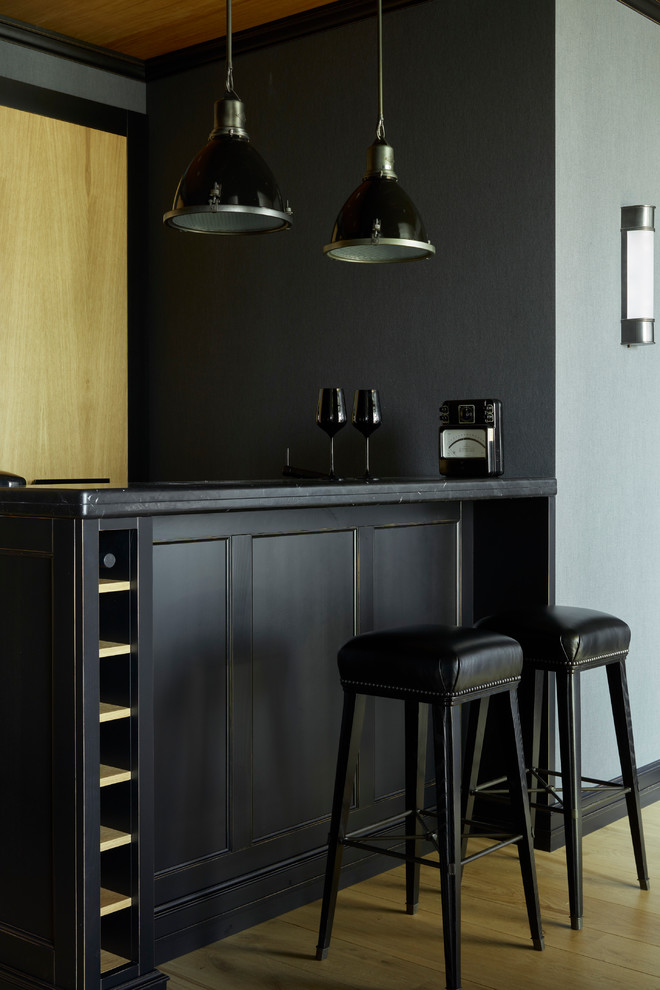 Стильный дизайн: кухня в современном стиле с черной столешницей - последний тренд