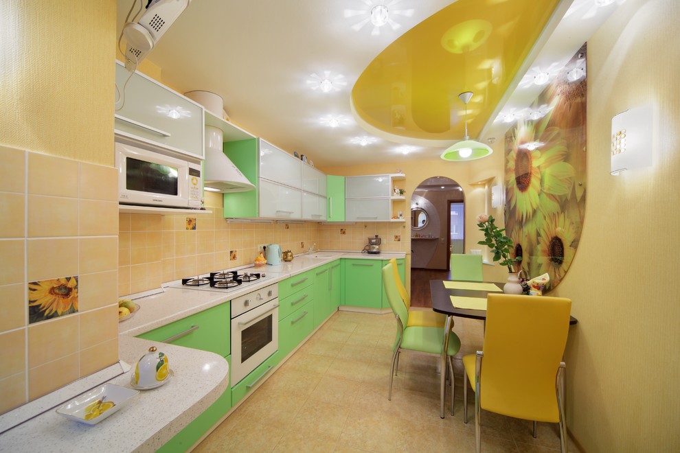 This is an example of a contemporary kitchen in Yekaterinburg.