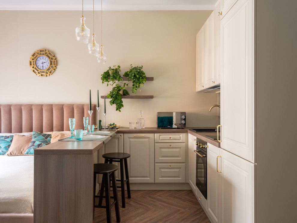 Transitional kitchen photo in Moscow