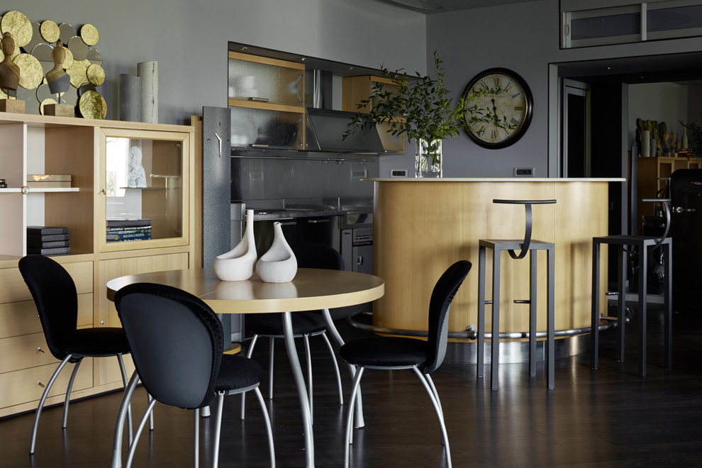 This is an example of a contemporary single-wall kitchen in Moscow with an island.