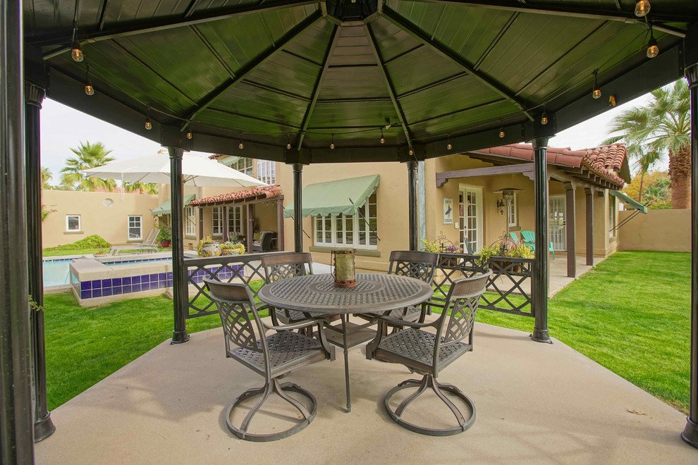 Elegant patio photo in Phoenix