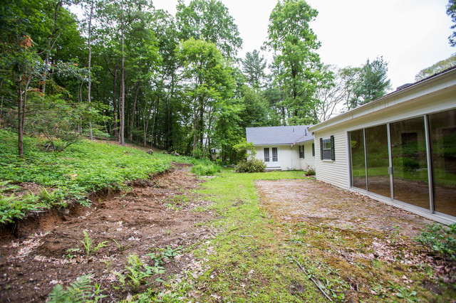 15 Old Coach Road, Weston, MA - Transitional - House Exterior - Boston - by  Amy Mizner, Benoit Mizner Simon & Co. | Houzz IE