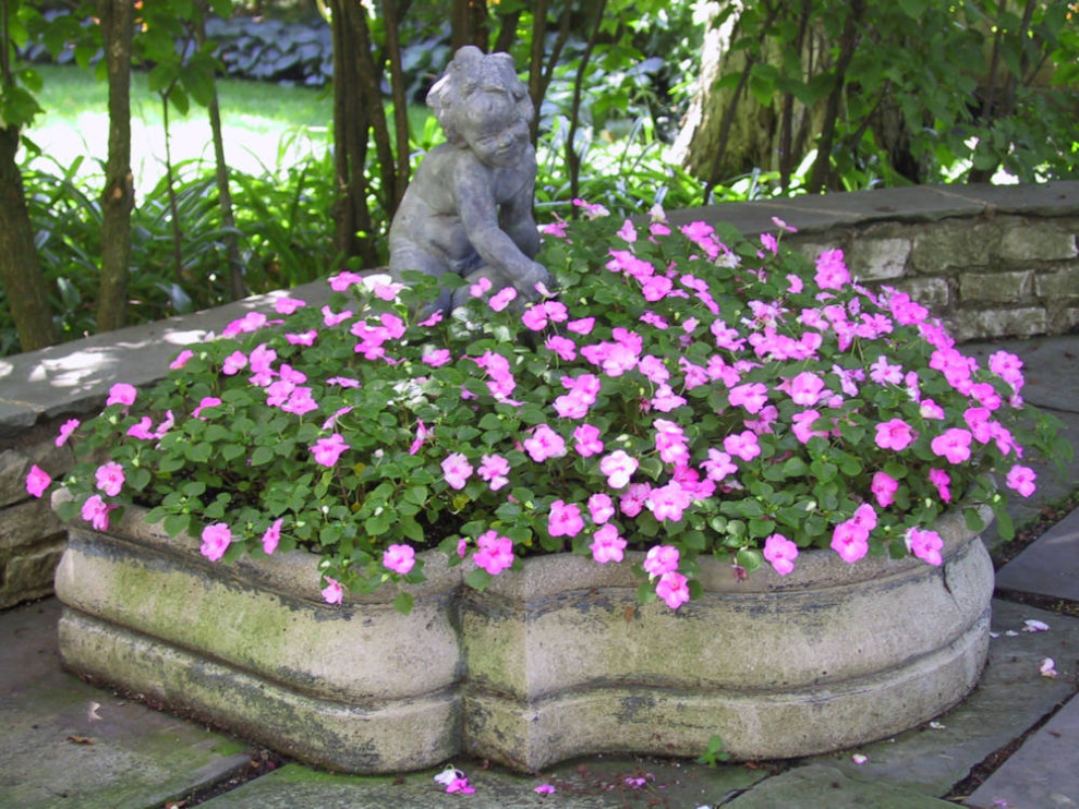 Пример оригинального дизайна: участок и сад в викторианском стиле