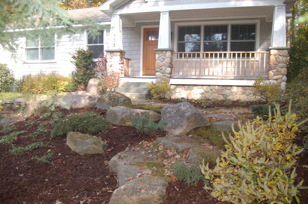 Design ideas for a rustic front yard landscaping in Manchester.