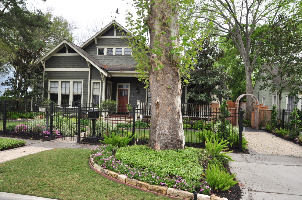 This is an example of a traditional landscaping in Houston.