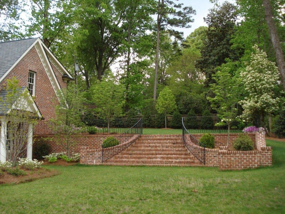 A Pinewood Circle Traditional Traditional Landscape Charlotte