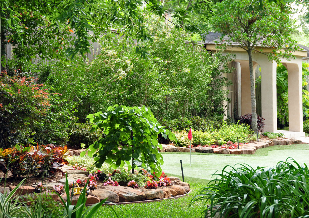This is an example of a traditional landscaping in Houston.