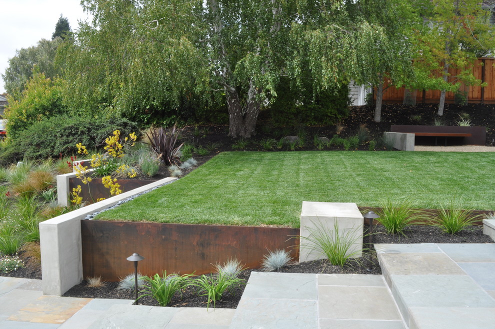 Пример оригинального дизайна: участок и сад в стиле лофт