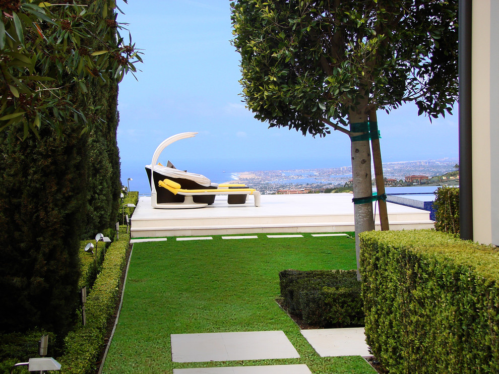 ロサンゼルスにあるモダンスタイルのおしゃれな庭の写真