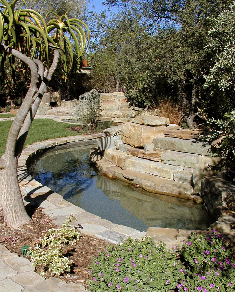 Design ideas for an asian landscaping in Los Angeles.