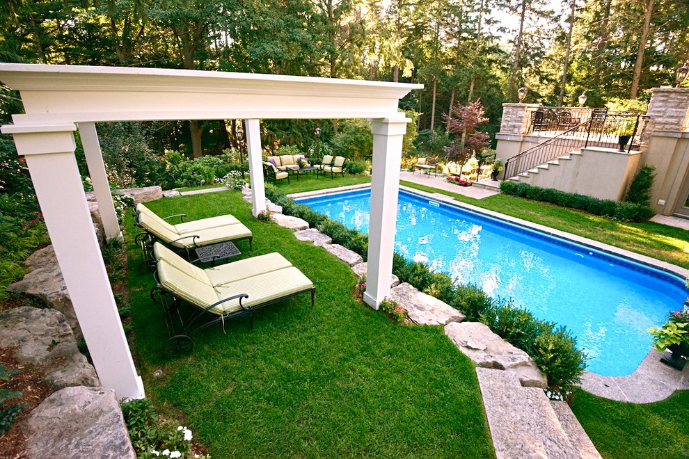 This is an example of a classic garden in Toronto.