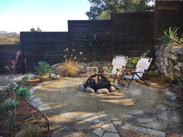 Ancient Walls Aesthetic Rustikal Garten Los Angeles Von Ketti Kupper Conscious Life Design Houzz