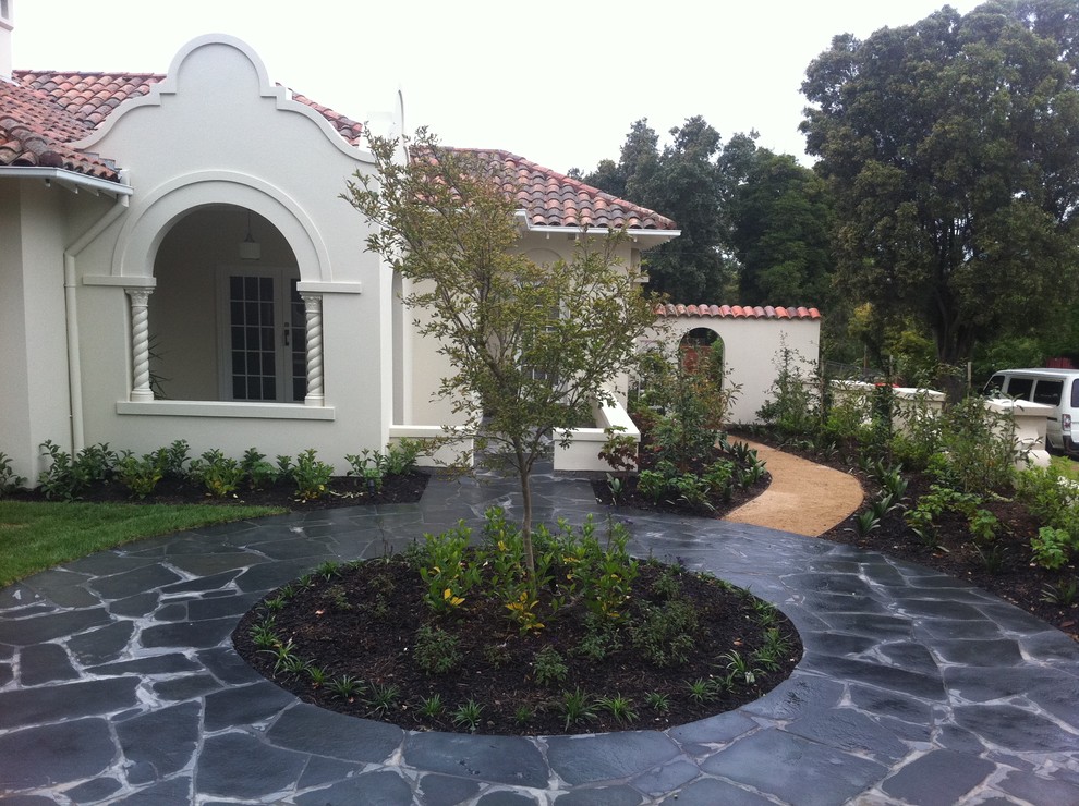 Design ideas for a classic garden in Melbourne.