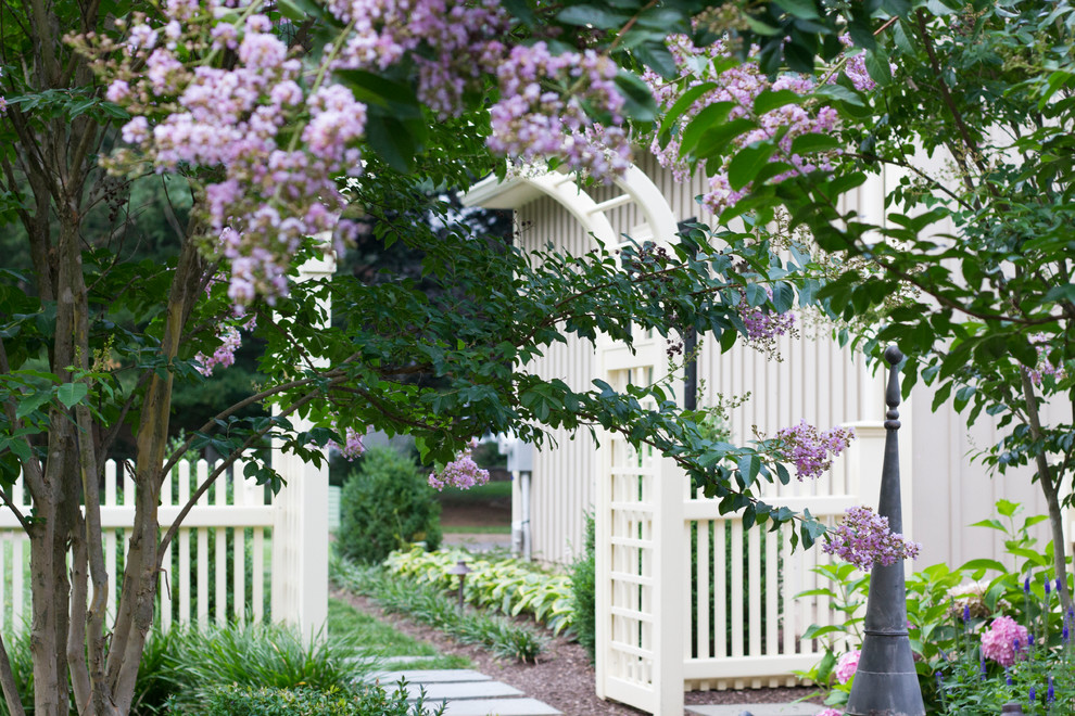 Design ideas for a traditional backyard garden path in Philadelphia for summer.