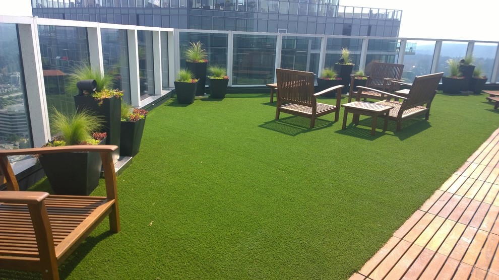 Artificial Grass for Rooftops, Decks and Patios Modern Landscape