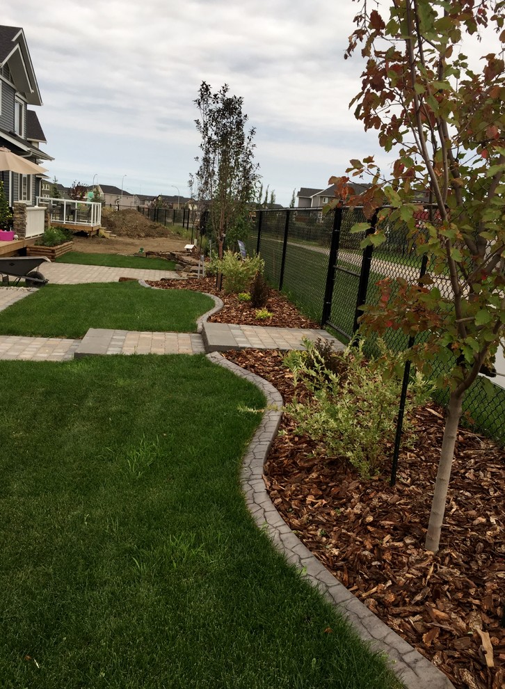 Aspen Trails, Sherwood Park Sidebyside Contemporary Landscape
