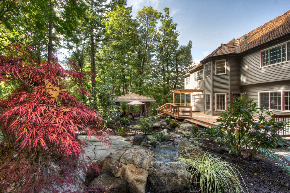 Inspiration for a traditional landscaping in Portland.