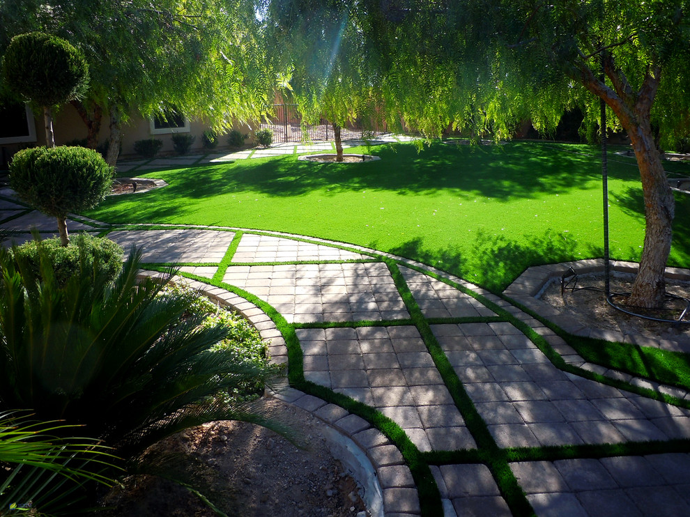 This is an example of a traditional landscaping in Las Vegas.