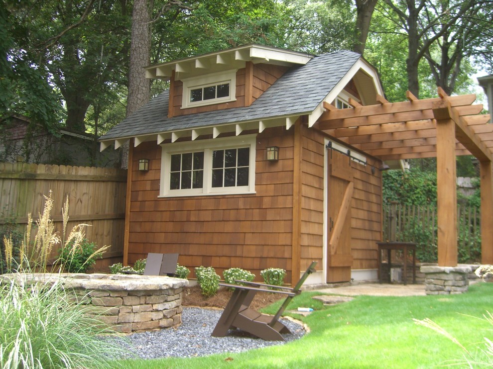 Photo of a craftsman landscaping in Atlanta.