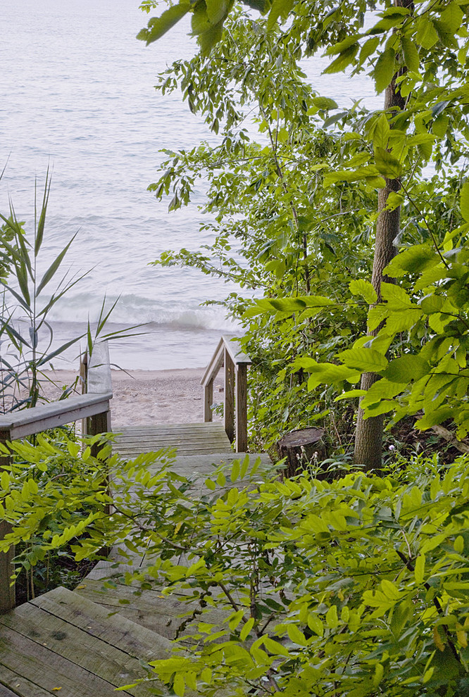 Idee per un giardino costiero con un pendio, una collina o una riva, pedane e scale